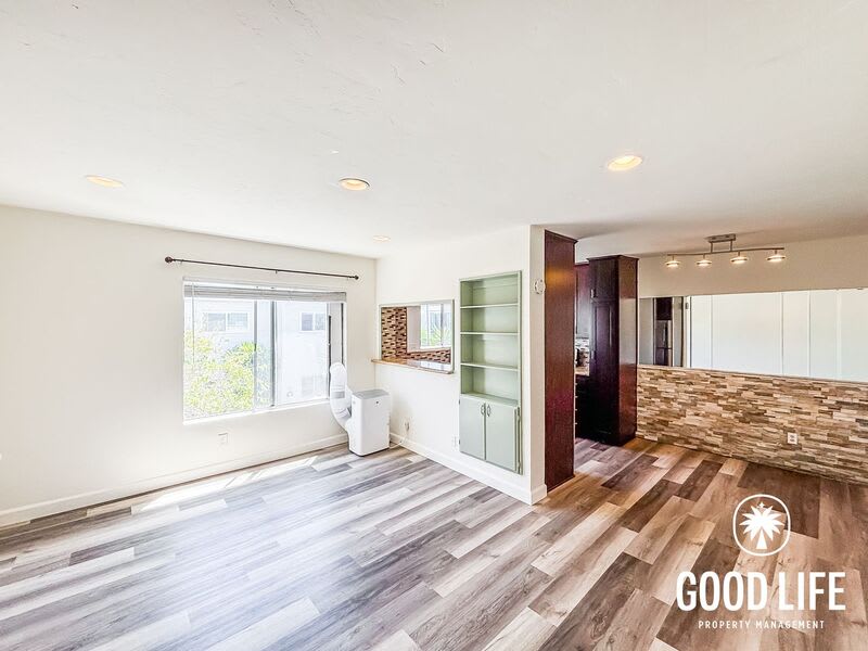 4262 Wilson Ave – photo 3