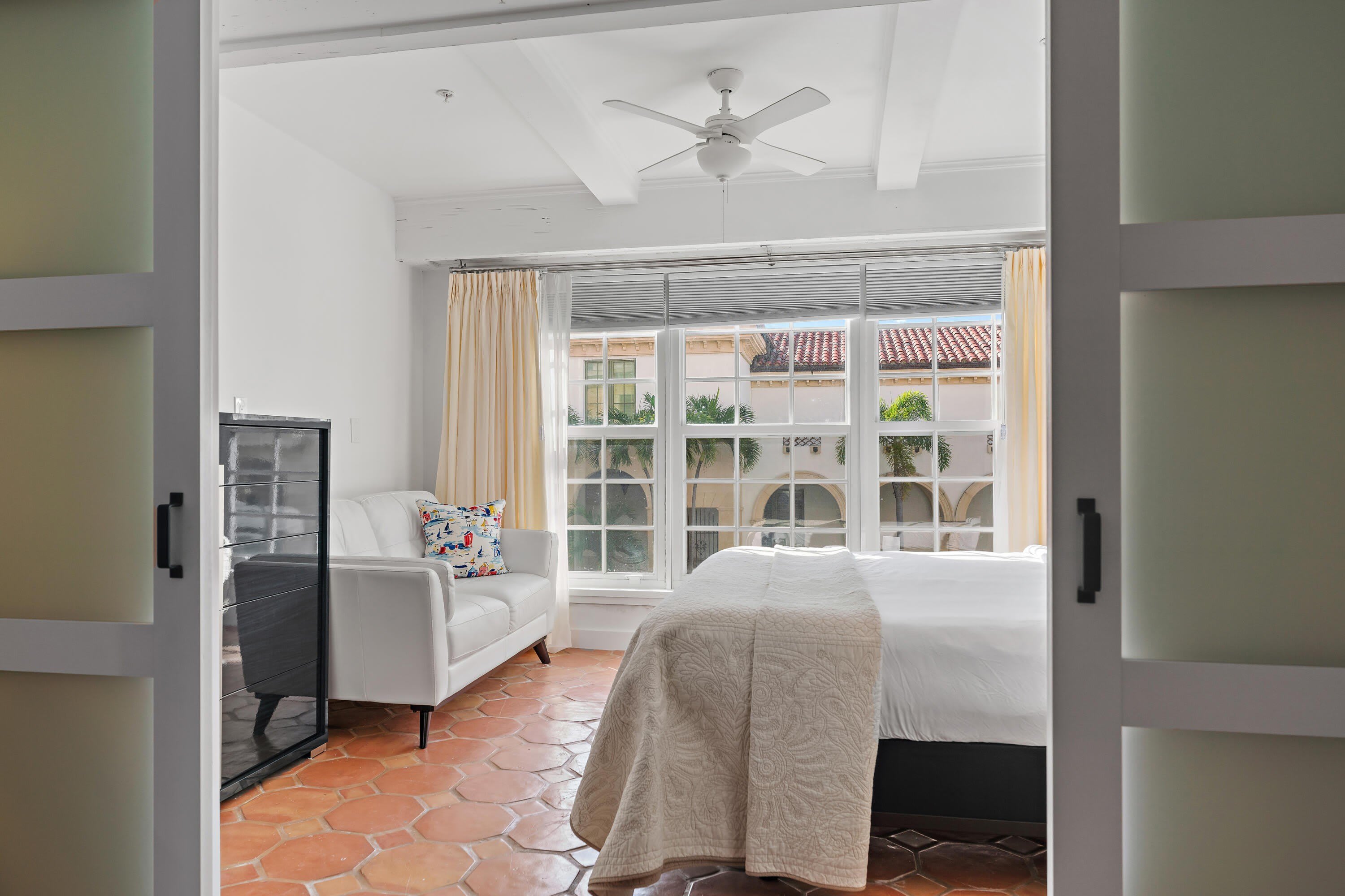 235 Sunrise Avenue – photo 4