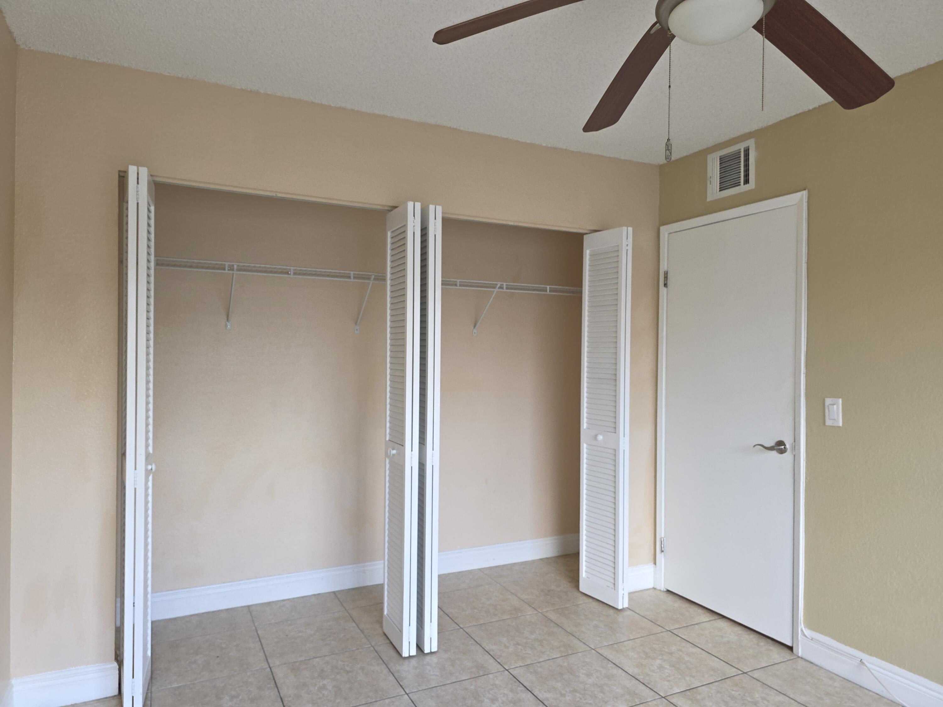 1542 Lake Crystal Dr – photo 3