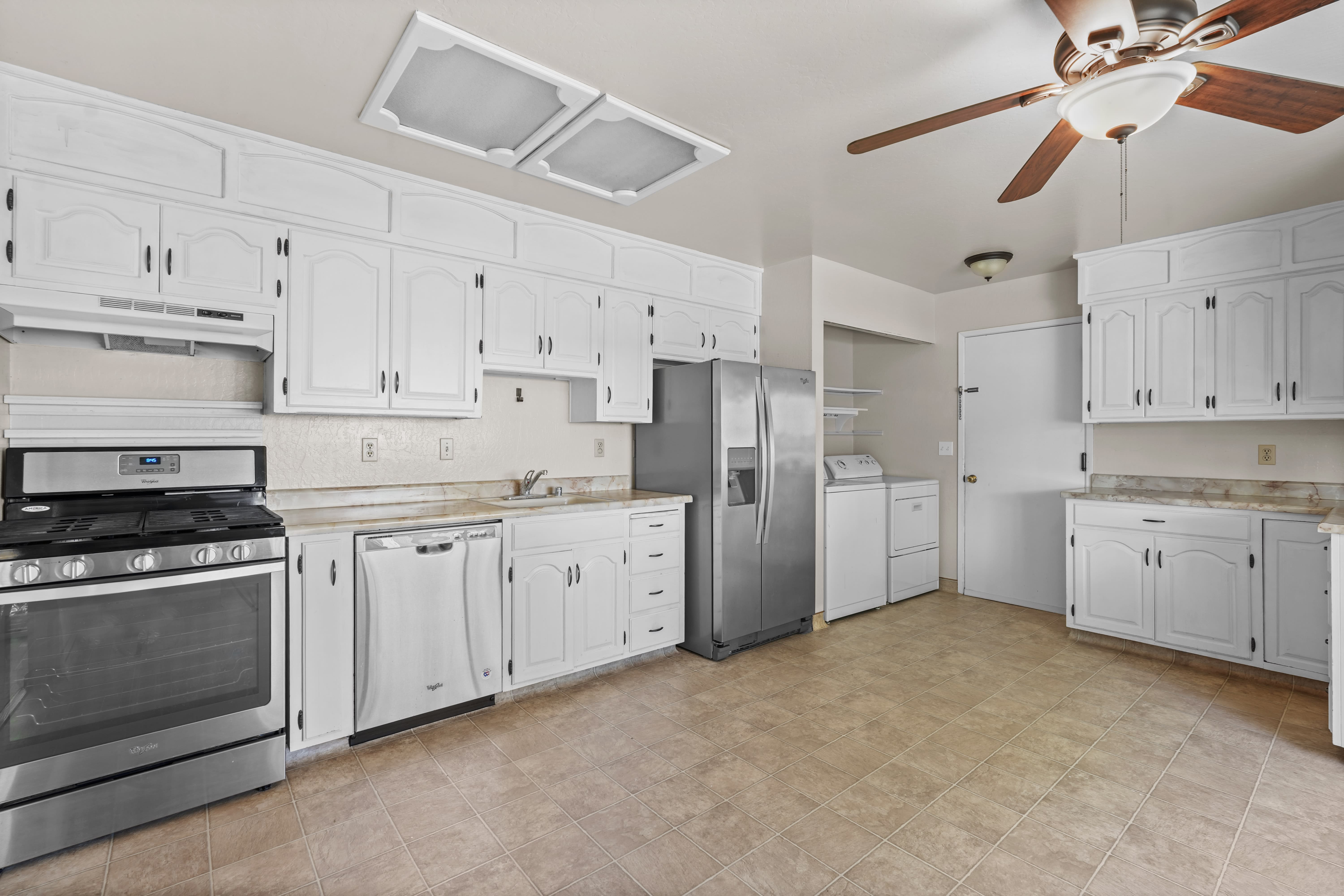 1200 Reeve St – photo 4