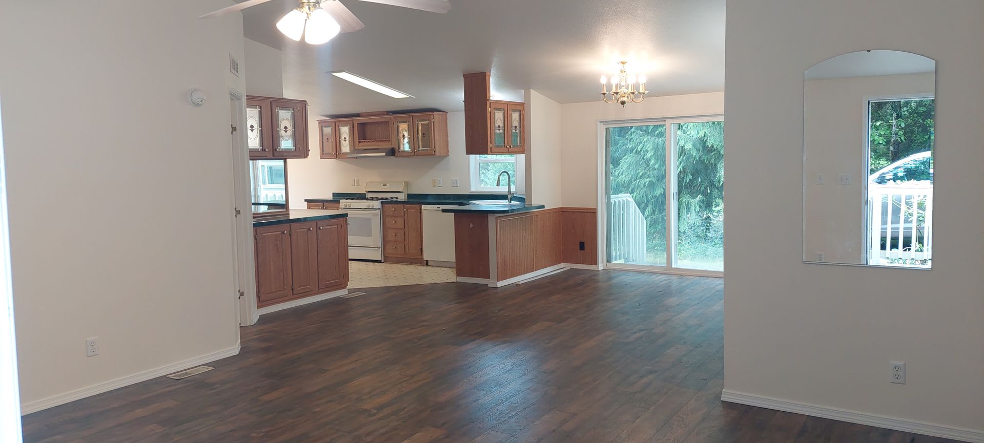 Three Bedroom Home w/ Three Bay Garage in Deming! – photo 4