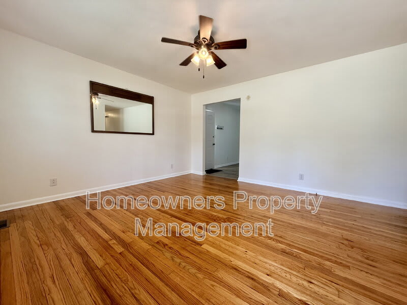 815 Mcneil St – photo 4
