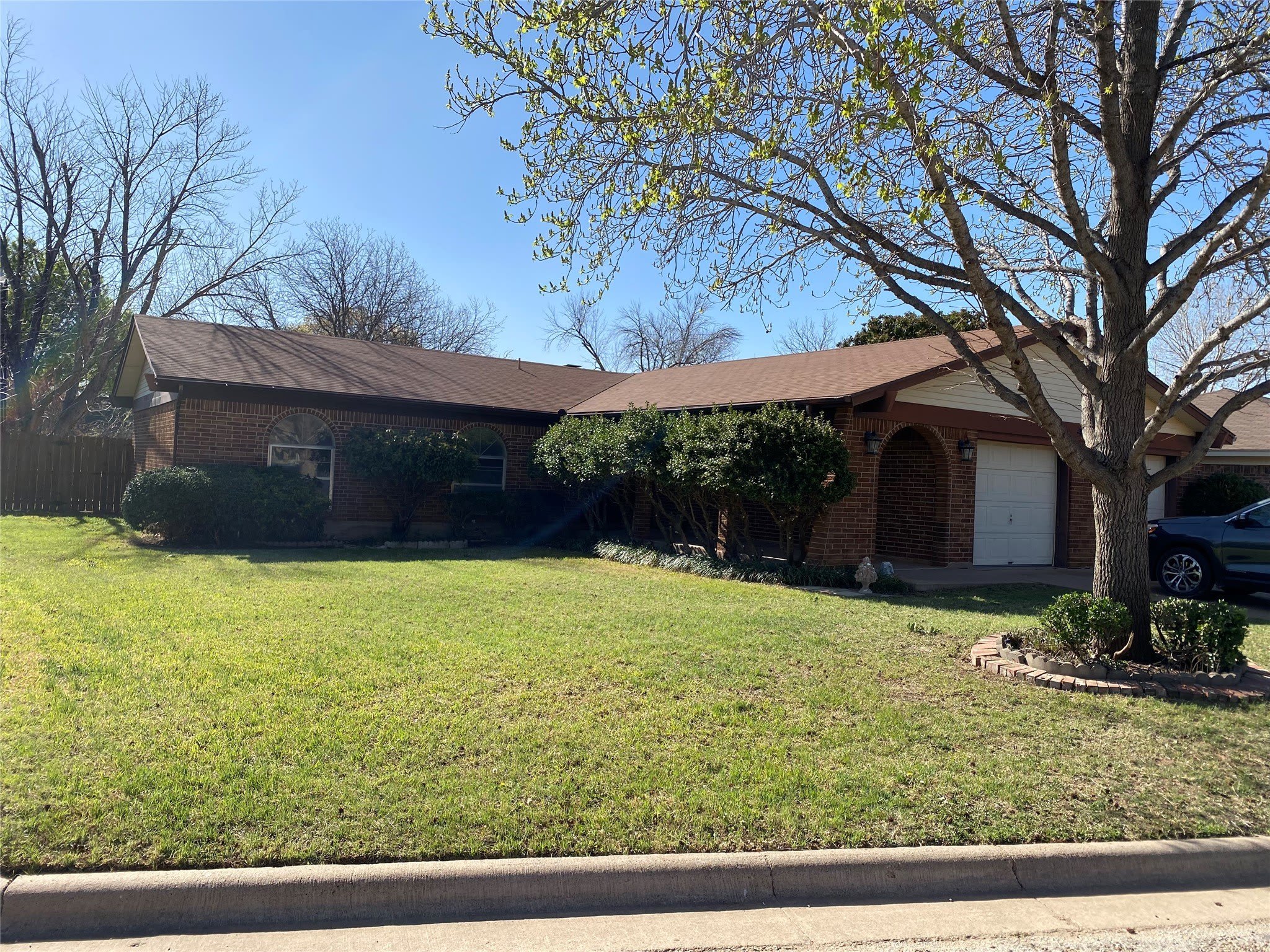 4841 Oaklawn Drive – photo 1