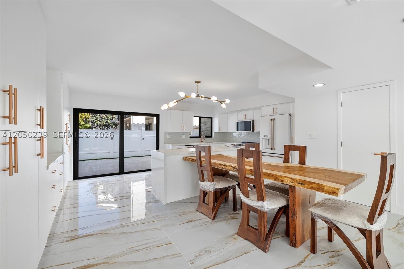 16449 Ne 26 Ave – photo 1