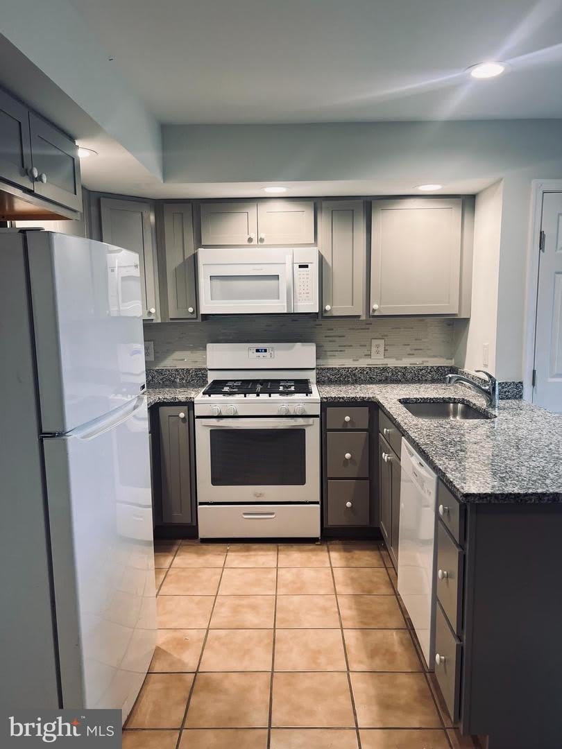2043 SUE AVE – photo 5