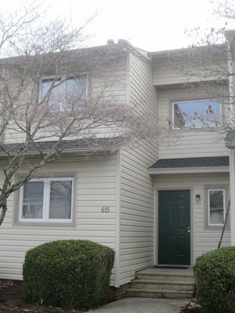 4 Bedroom 2.5 Bath Townhouse – photo 1