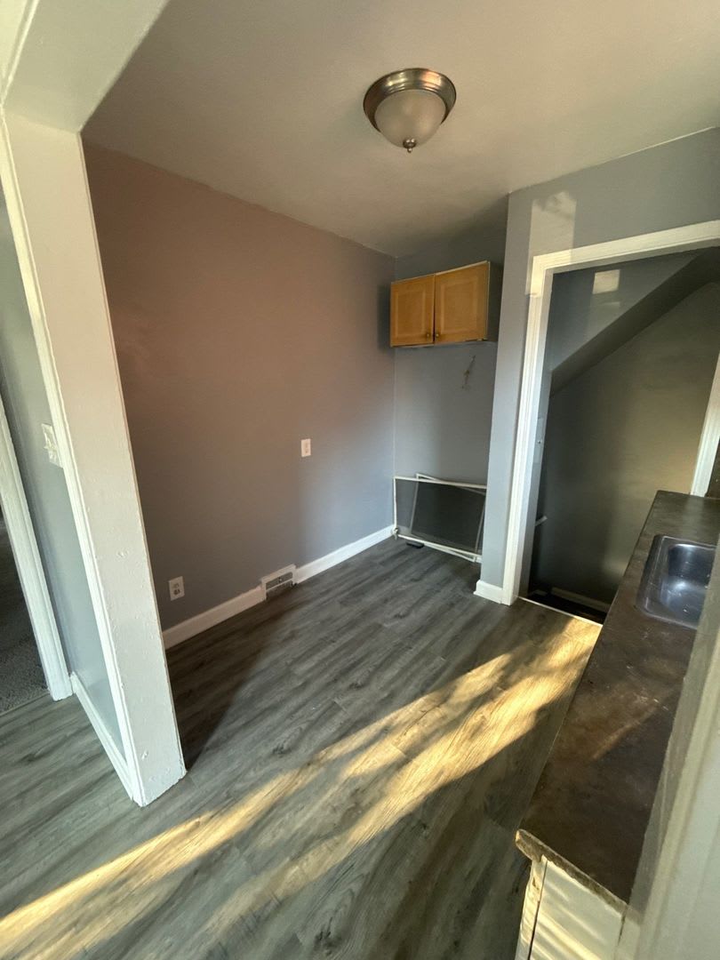 3 Bedroom Home In Detroit – photo 5