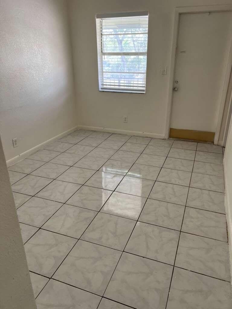 700 NW 3rd Avenue – photo 5