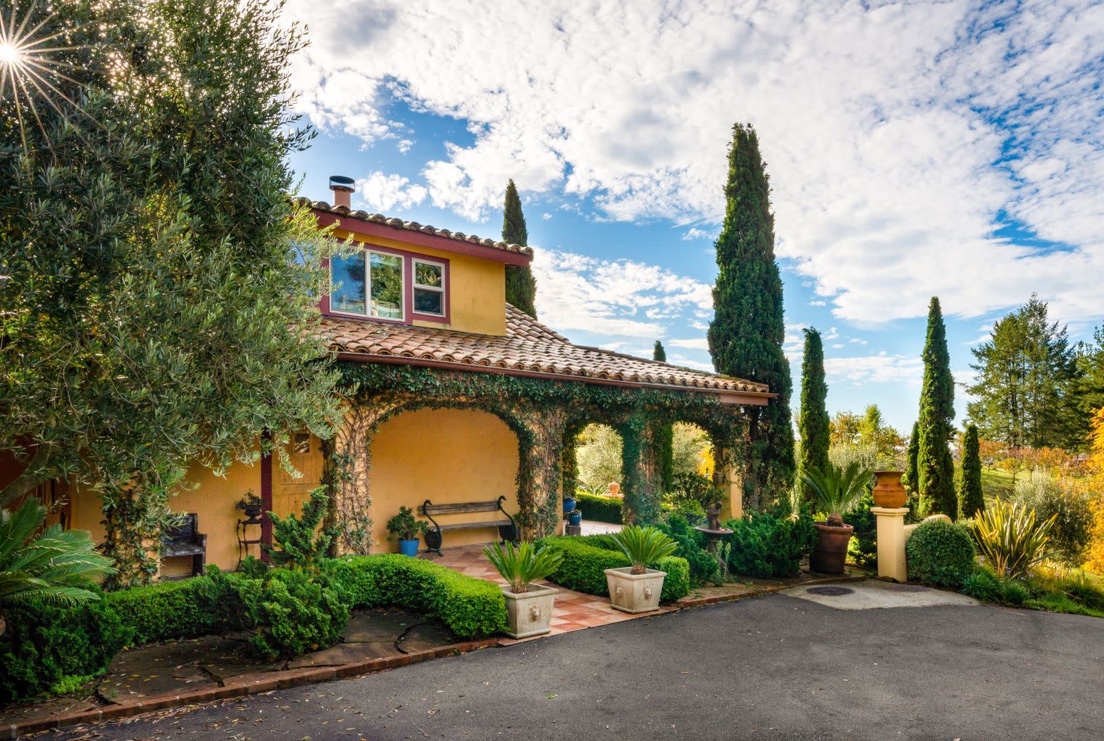 Welcome Home to 17580 Taylor Lane. Your Private Coastal Countryside Oasis is Calling You! – photo 5