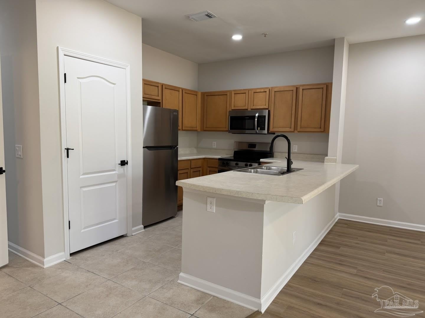 8221 Pittman Ave – photo 5