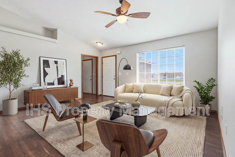 5520 Leon Ct – photo 2