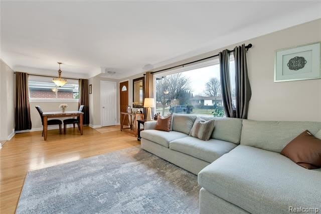10070 Buckingham Avenue – photo 3