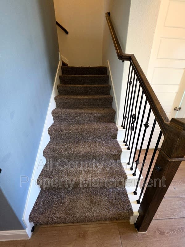 216 Wexford – photo 3