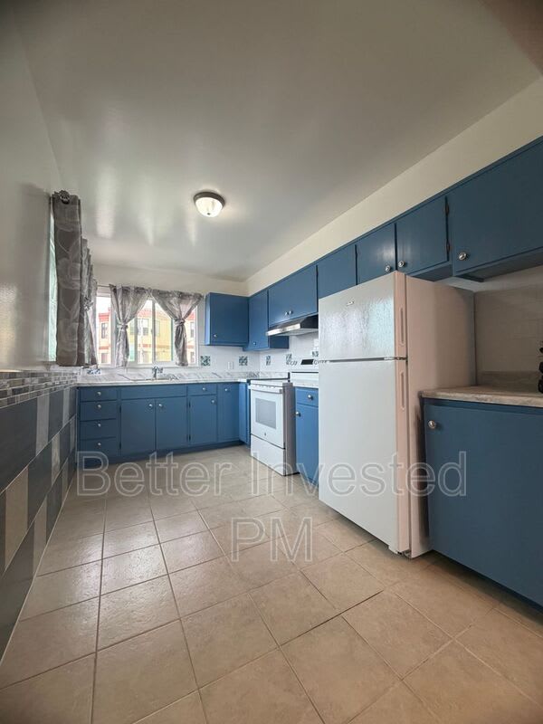 2400 39Th Ave – photo 4