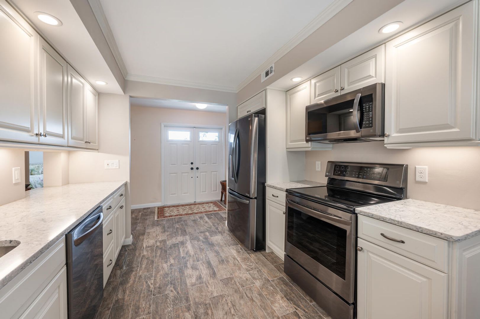241 Palm River Blvd – photo 2