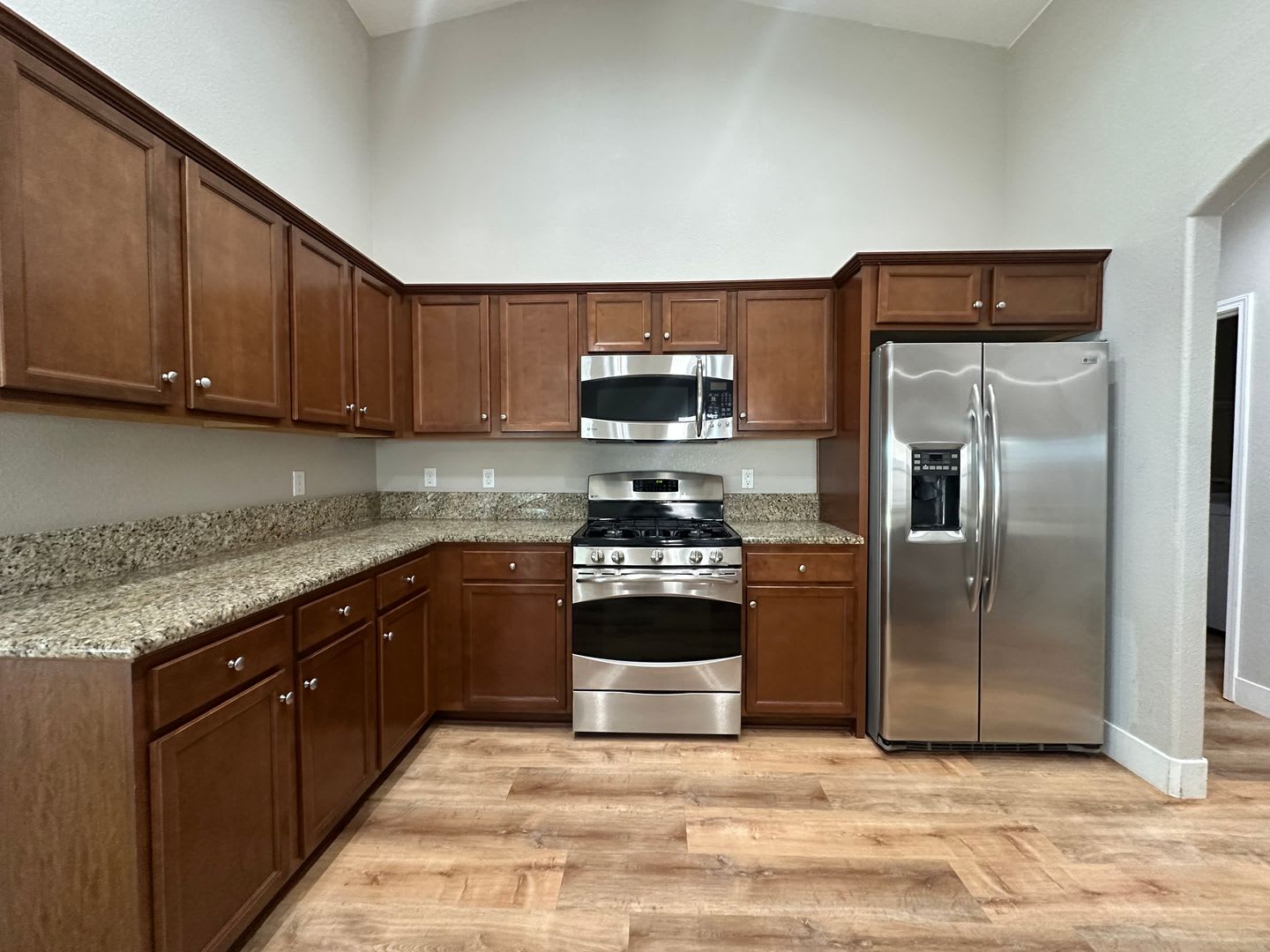 Spacious Lemoore home coming soon, pet friendly! – photo 3