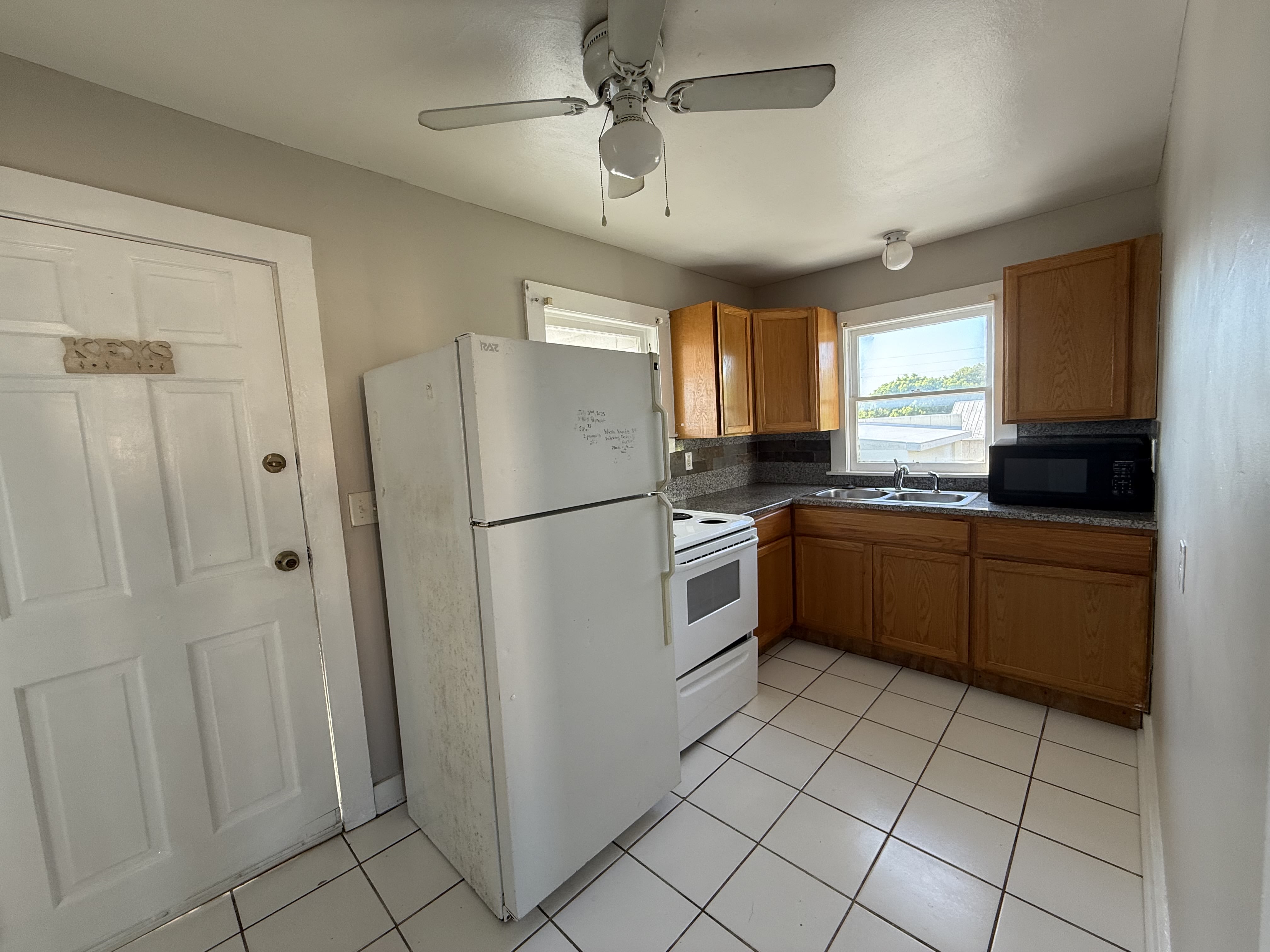 5150 6th St Apt 3 – photo 2