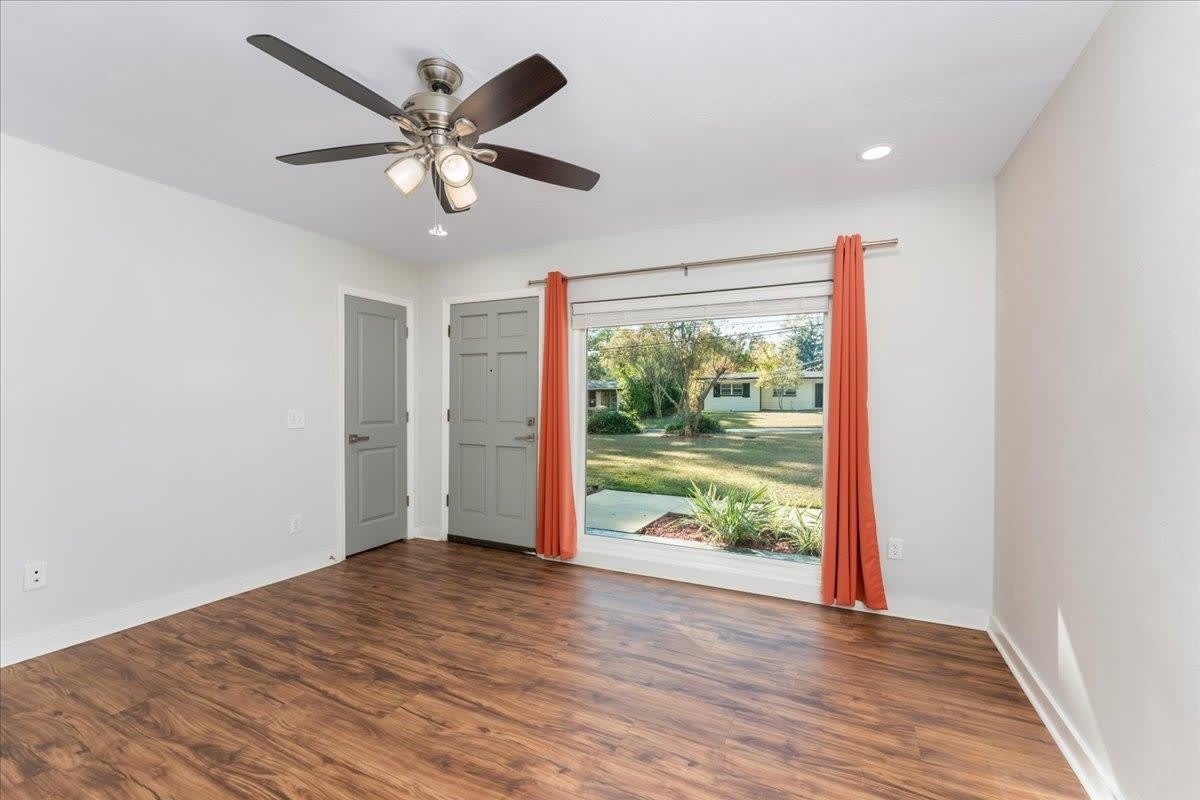 1707 Hall Drive – photo 5