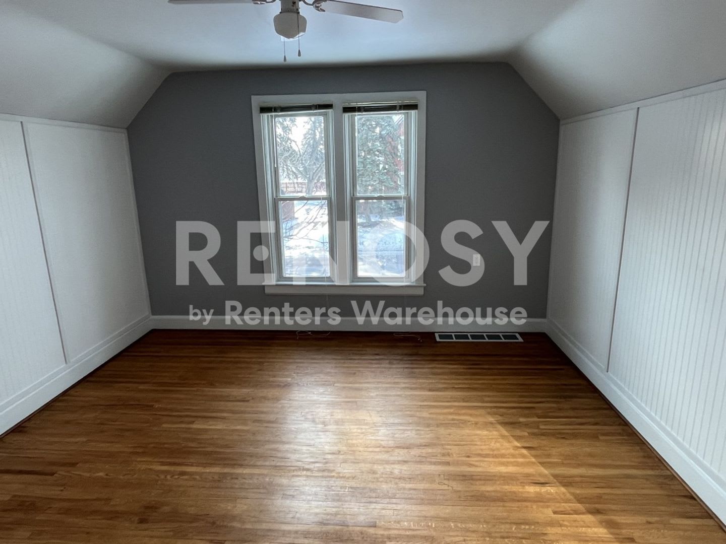 4BD/2BA in Newport Available Now! – photo 5