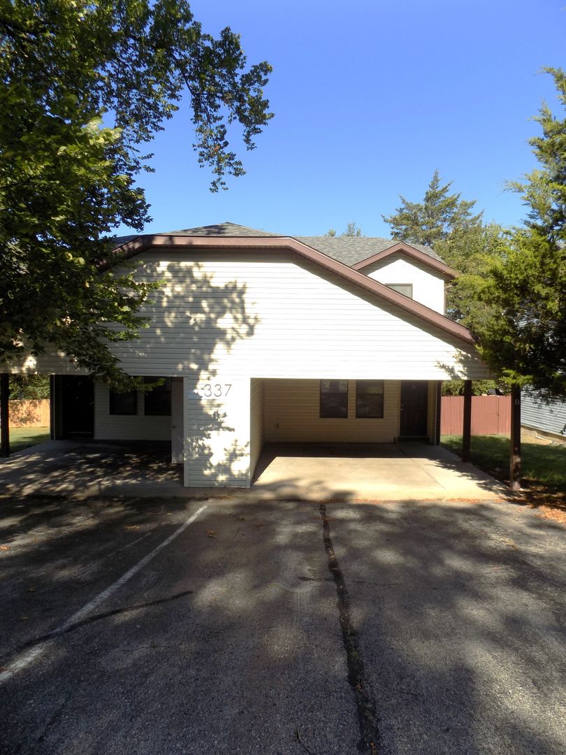 337 Hawthorne Unit B – photo 1