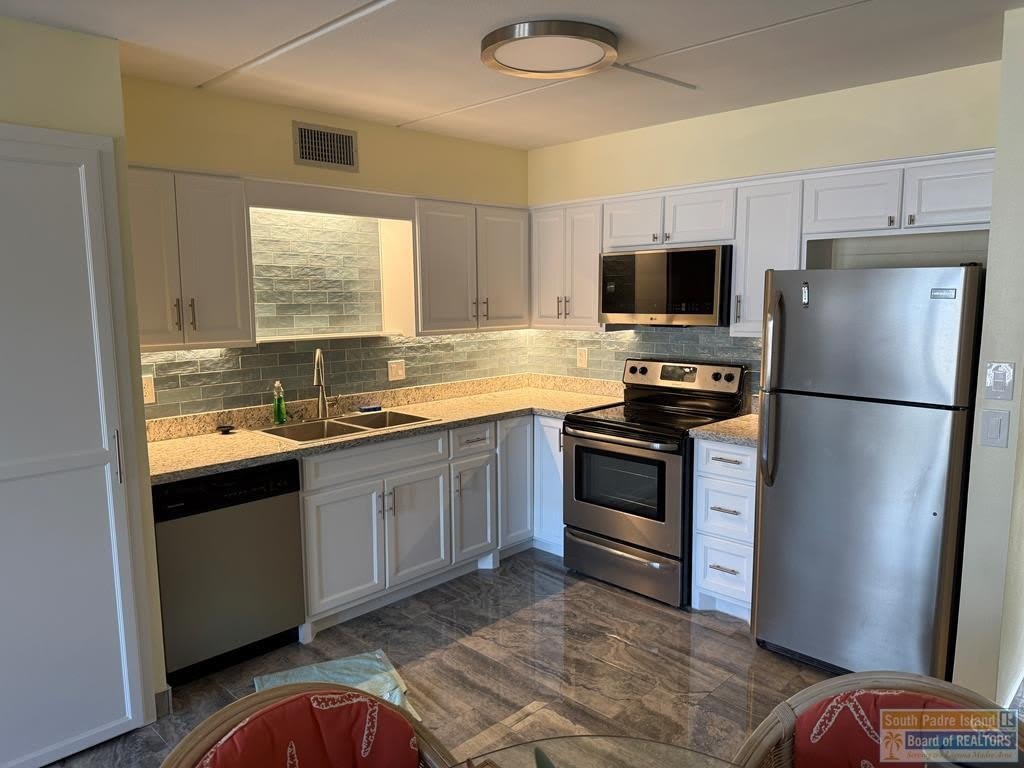 3113 Laguna Blvd. – photo 4