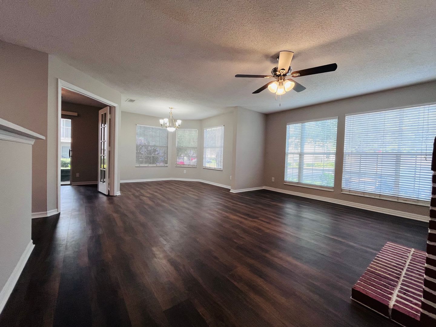 2/2 w/DEN 1st Floor Condo – photo 5