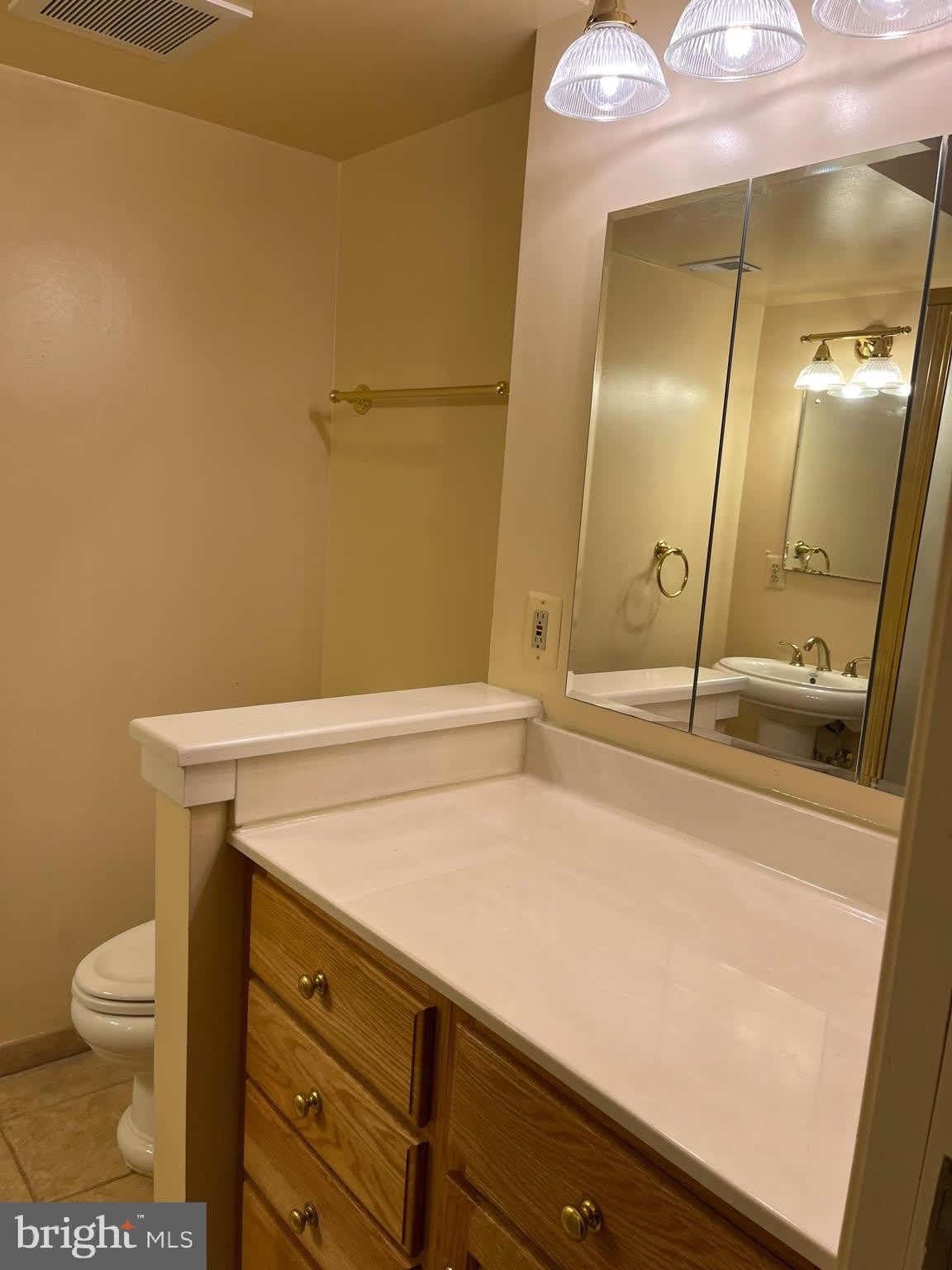 147 EAST Street NE – photo 4