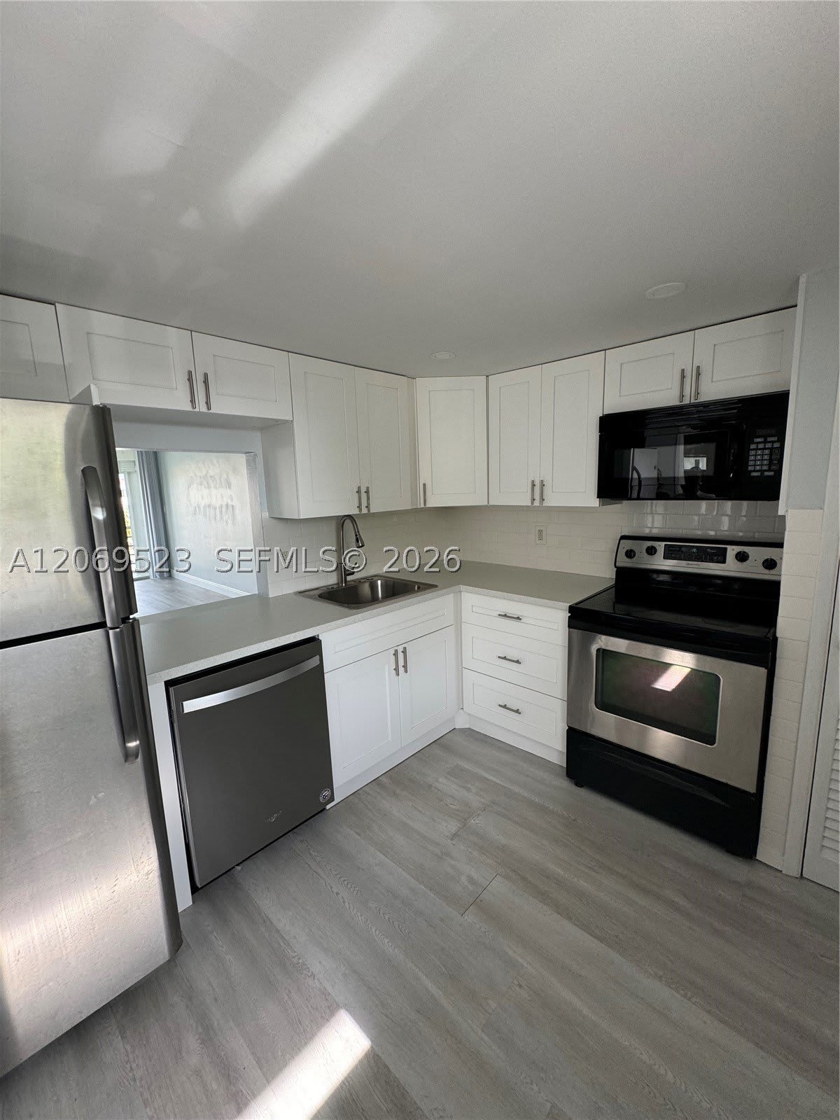 1398 NE 191st St – photo 2
