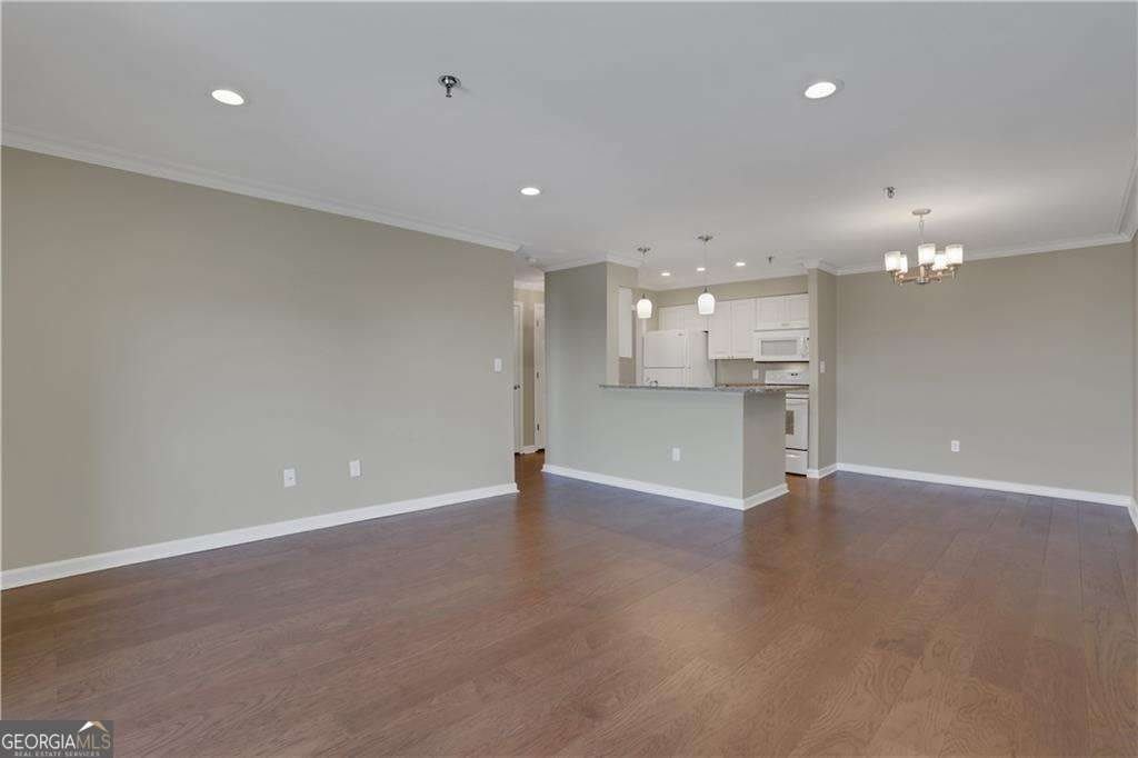 300 Johnson Ferry RD NE B902 – photo 4
