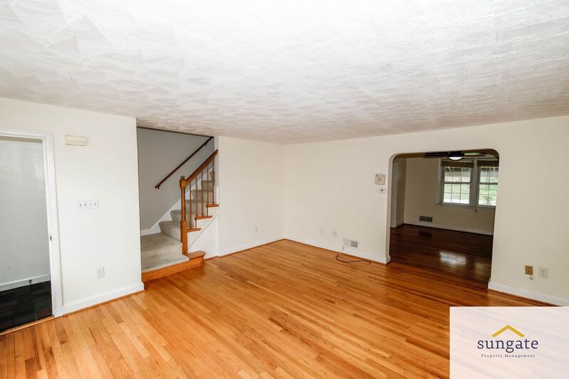 8616 Pleasant Plains Rd – photo 3