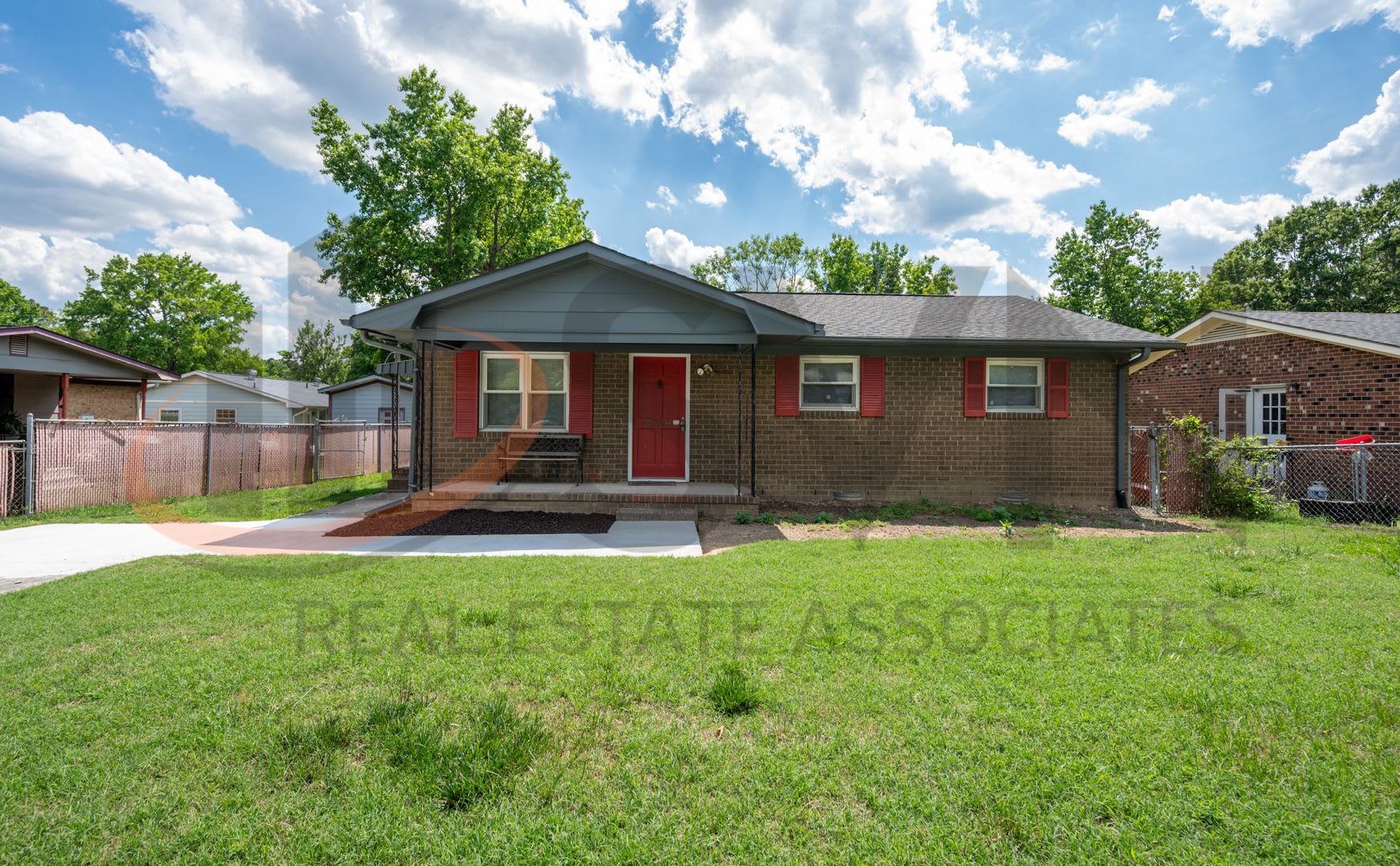 3BR, 1.5BA Durham Gem with Fenced Front & Back Yard! – photo 2