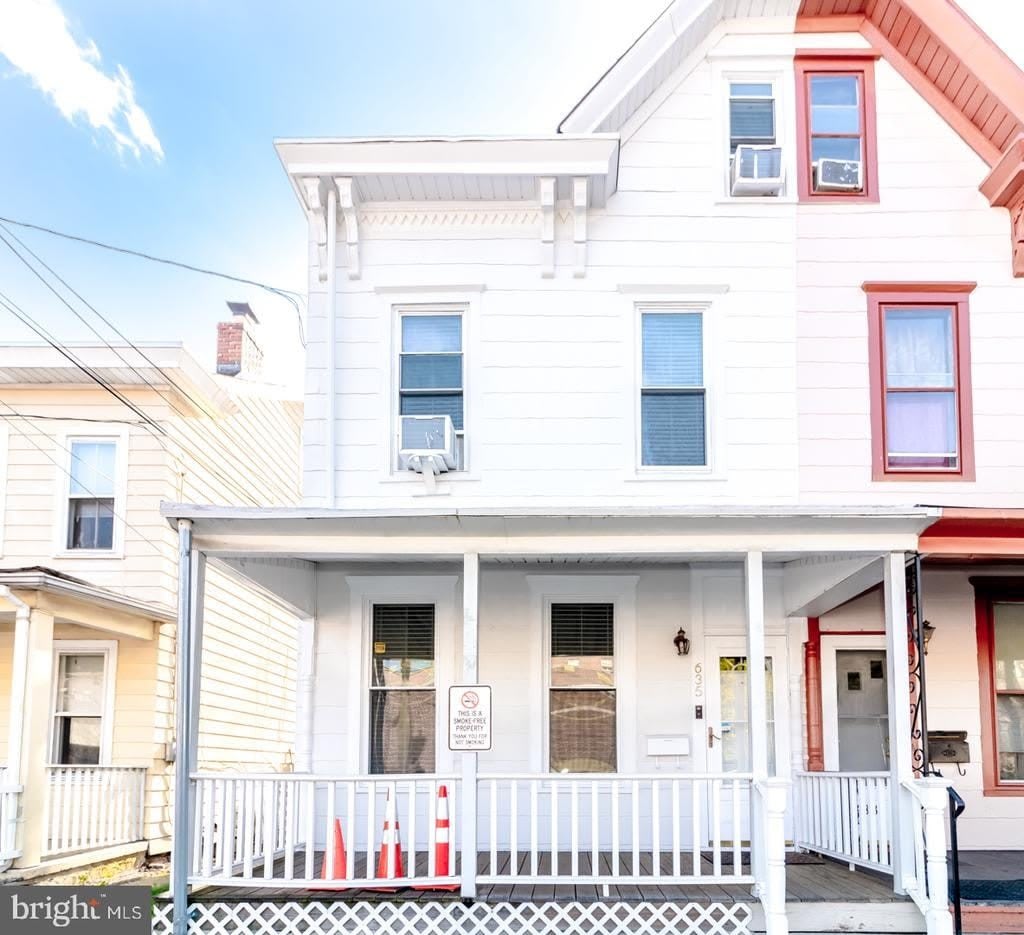 635 CHAMBERS STREET – photo 1