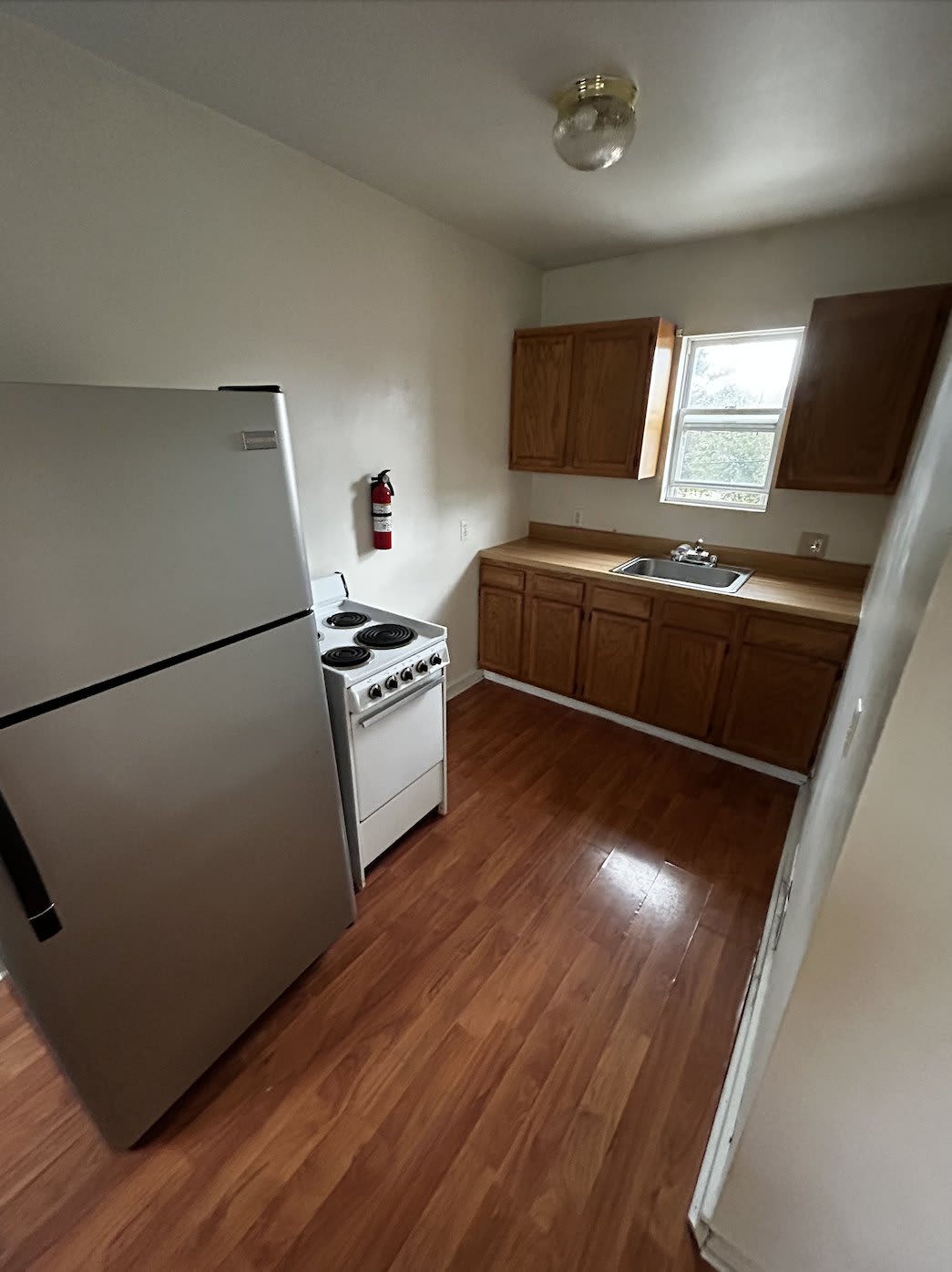 917 W Cross St – photo 4
