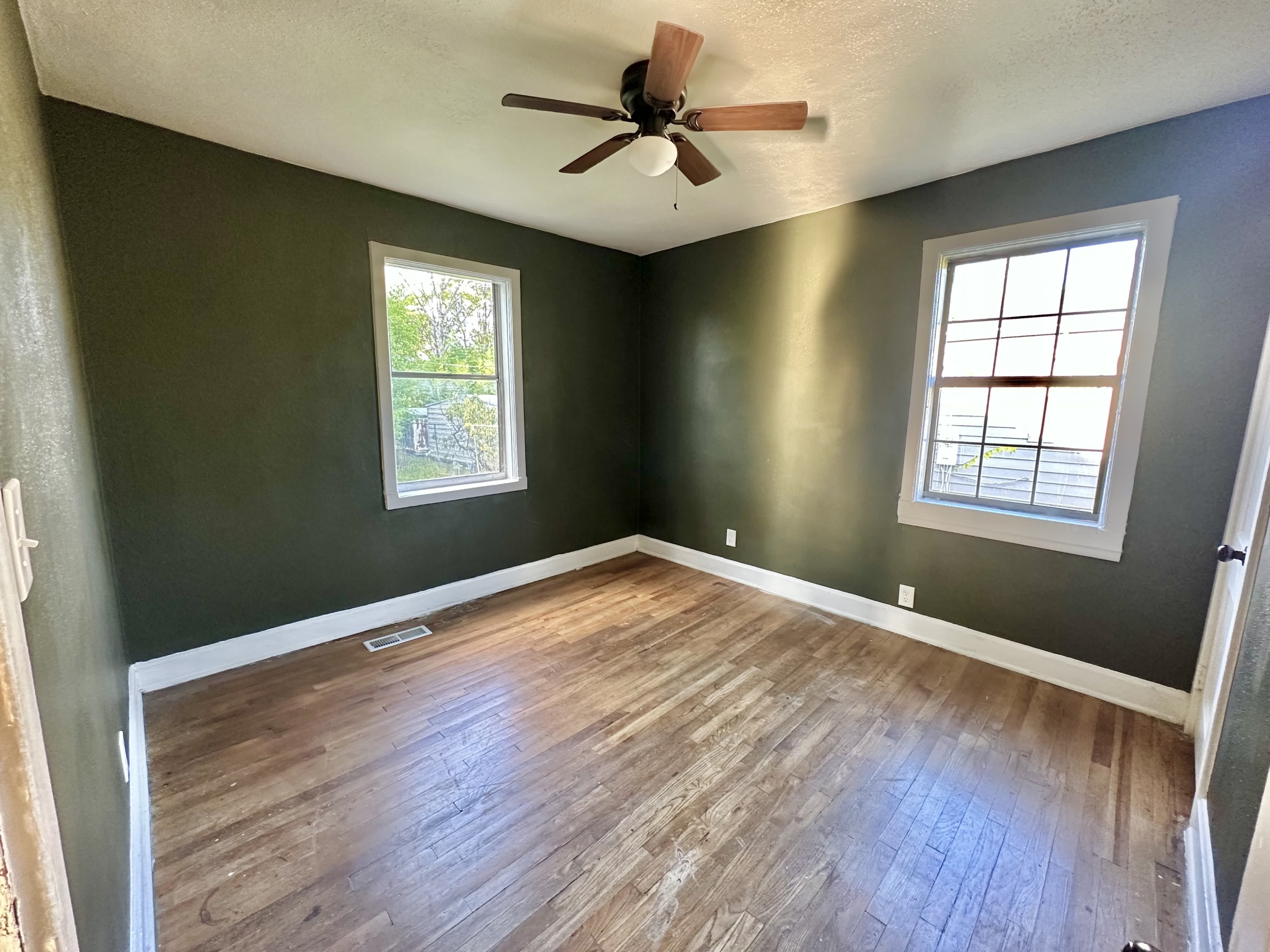 2216 Lee Avenue Southwest – photo 2