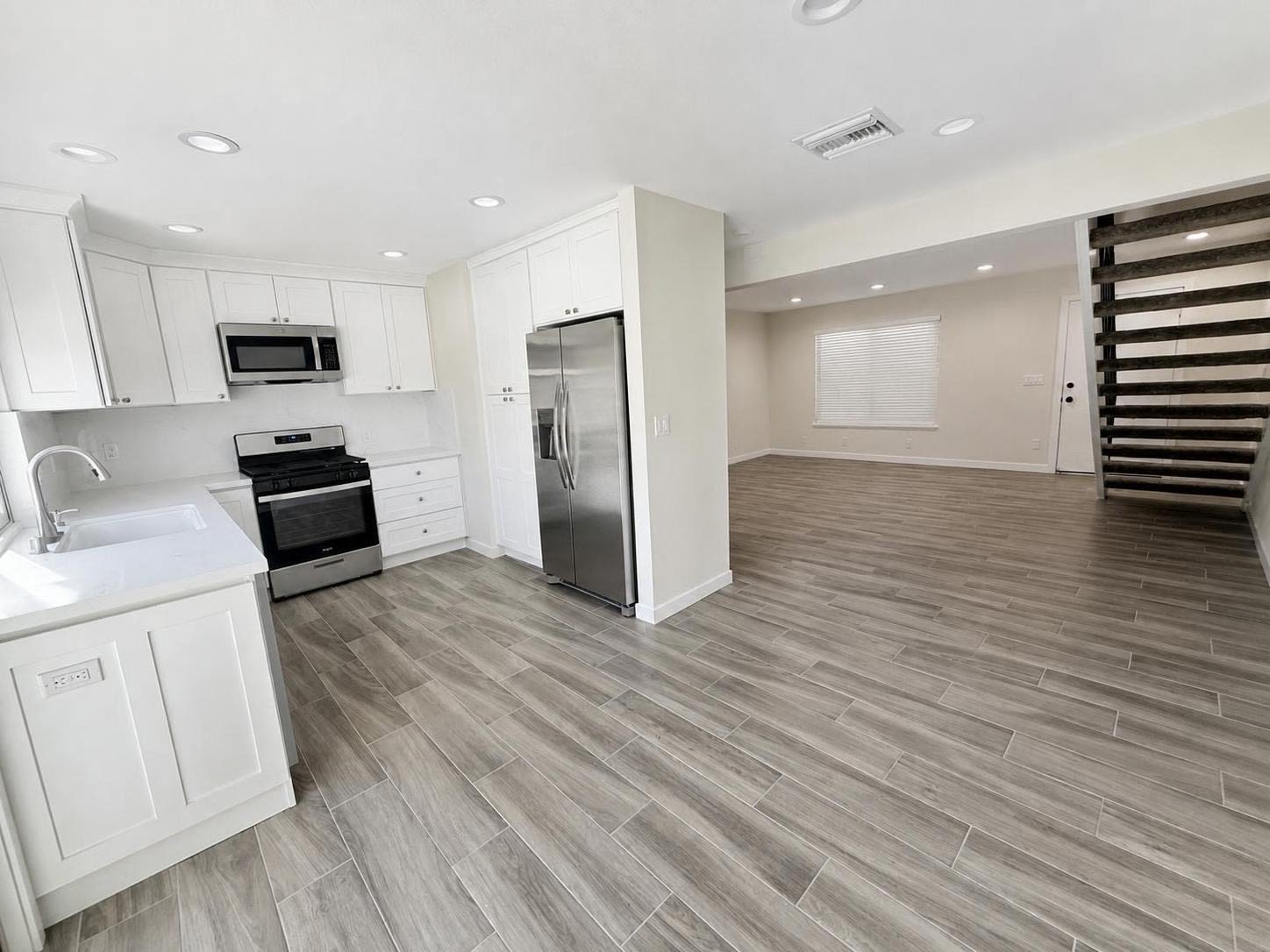 3853 Bixby Drive – photo 2