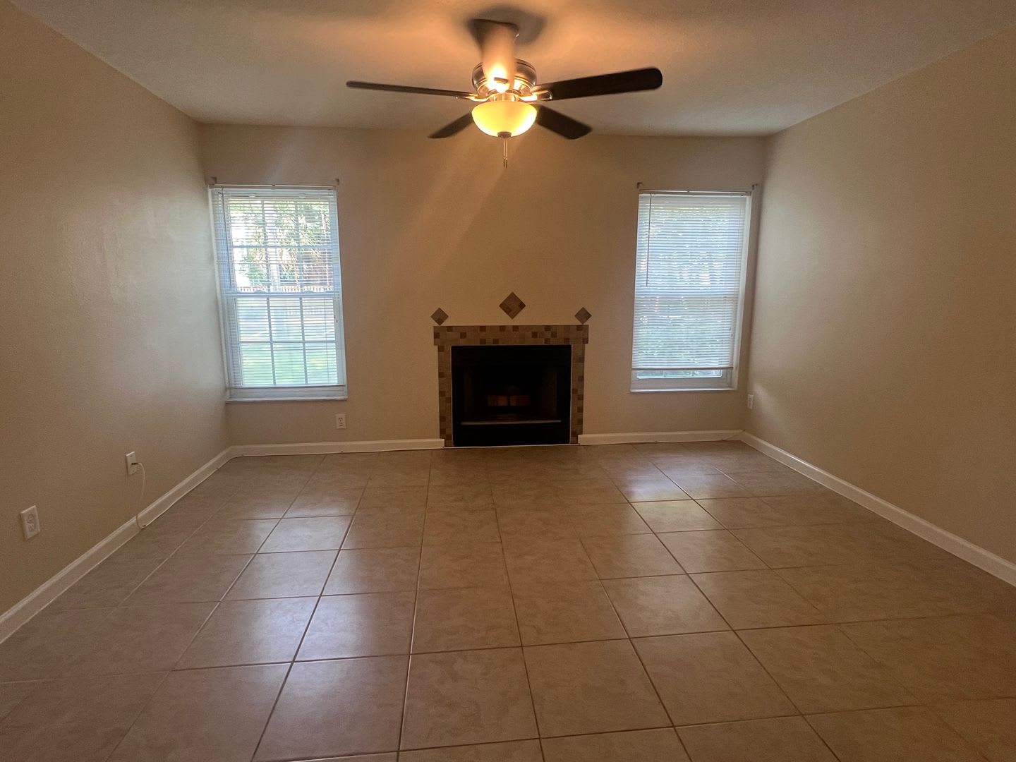First Floor Condo in Bonaventure – photo 3