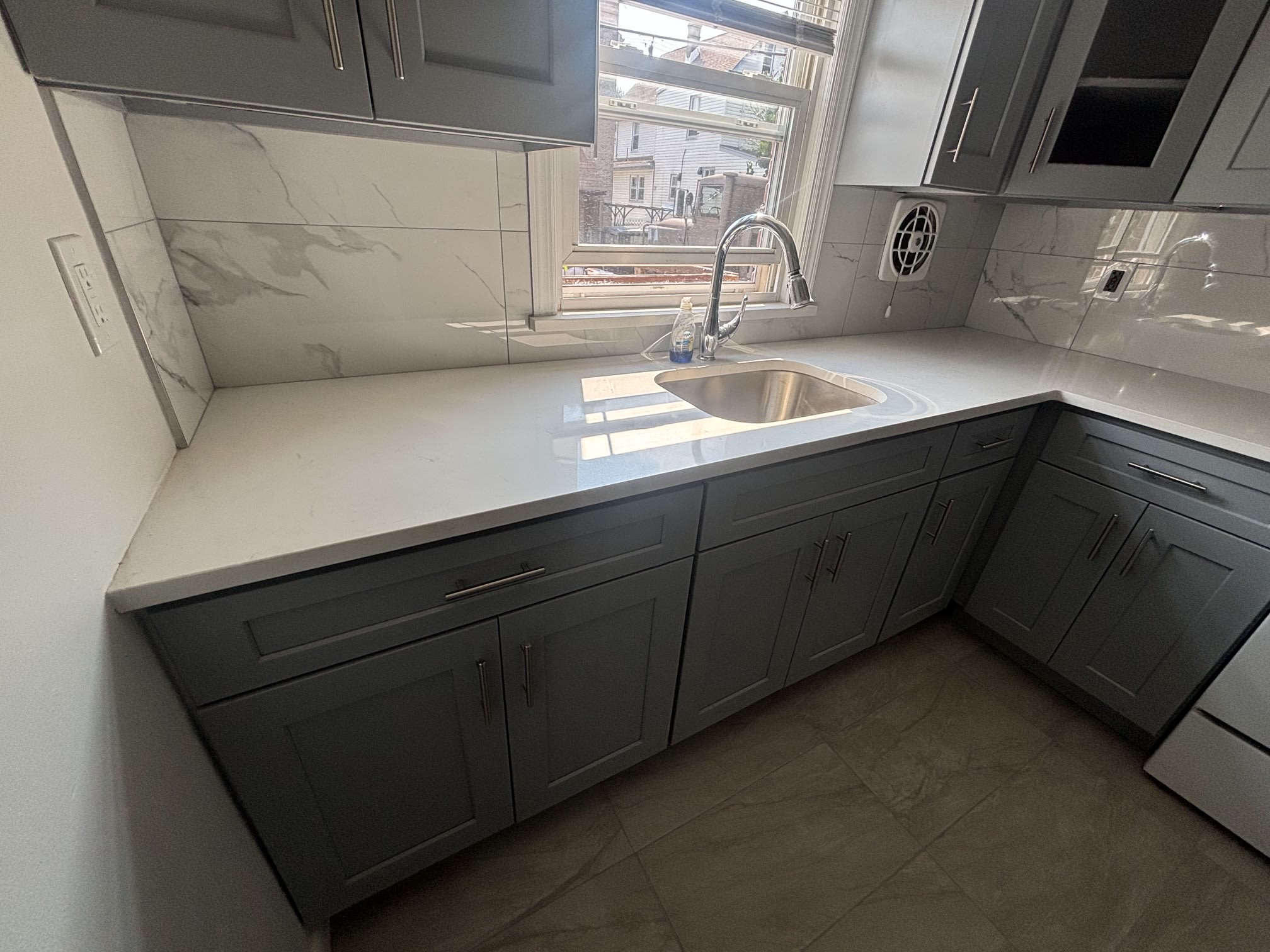 613 Jackson Avenue – photo 3