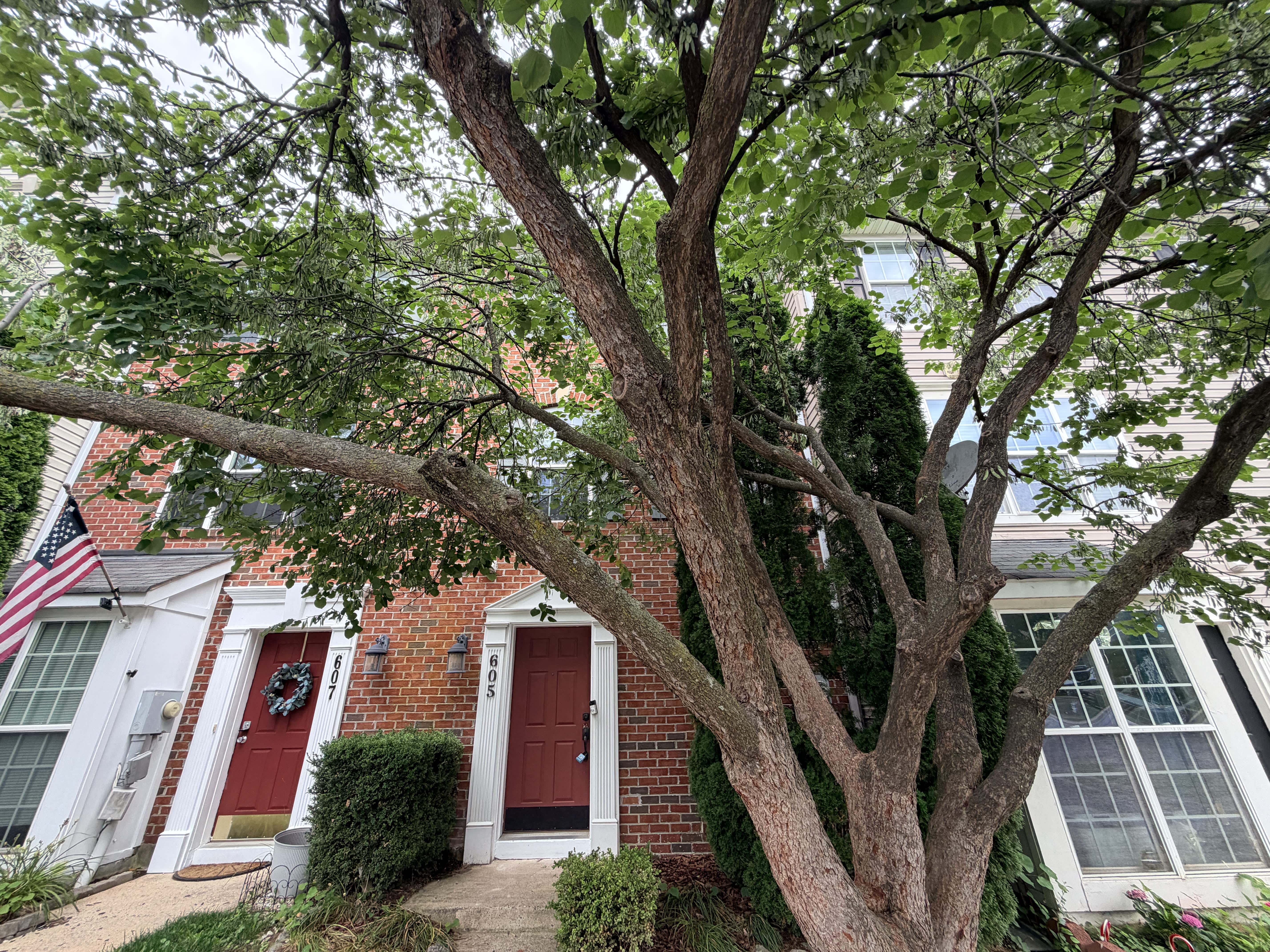 605 Tivoli Rd – photo 1