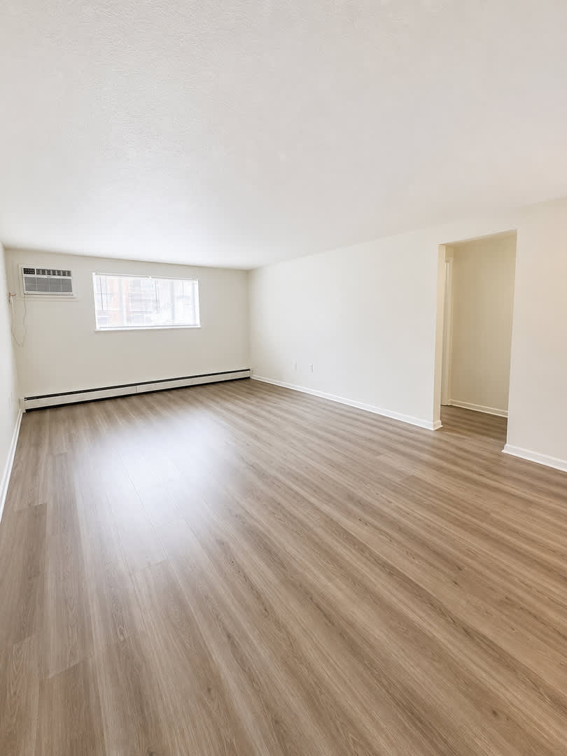 2BR apartment in Beaver, PA!! Prime Location!! Corner of Market and 5th – photo 3