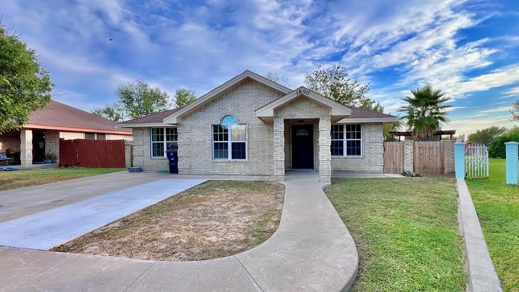 1890 Timberwood Dr – photo 2
