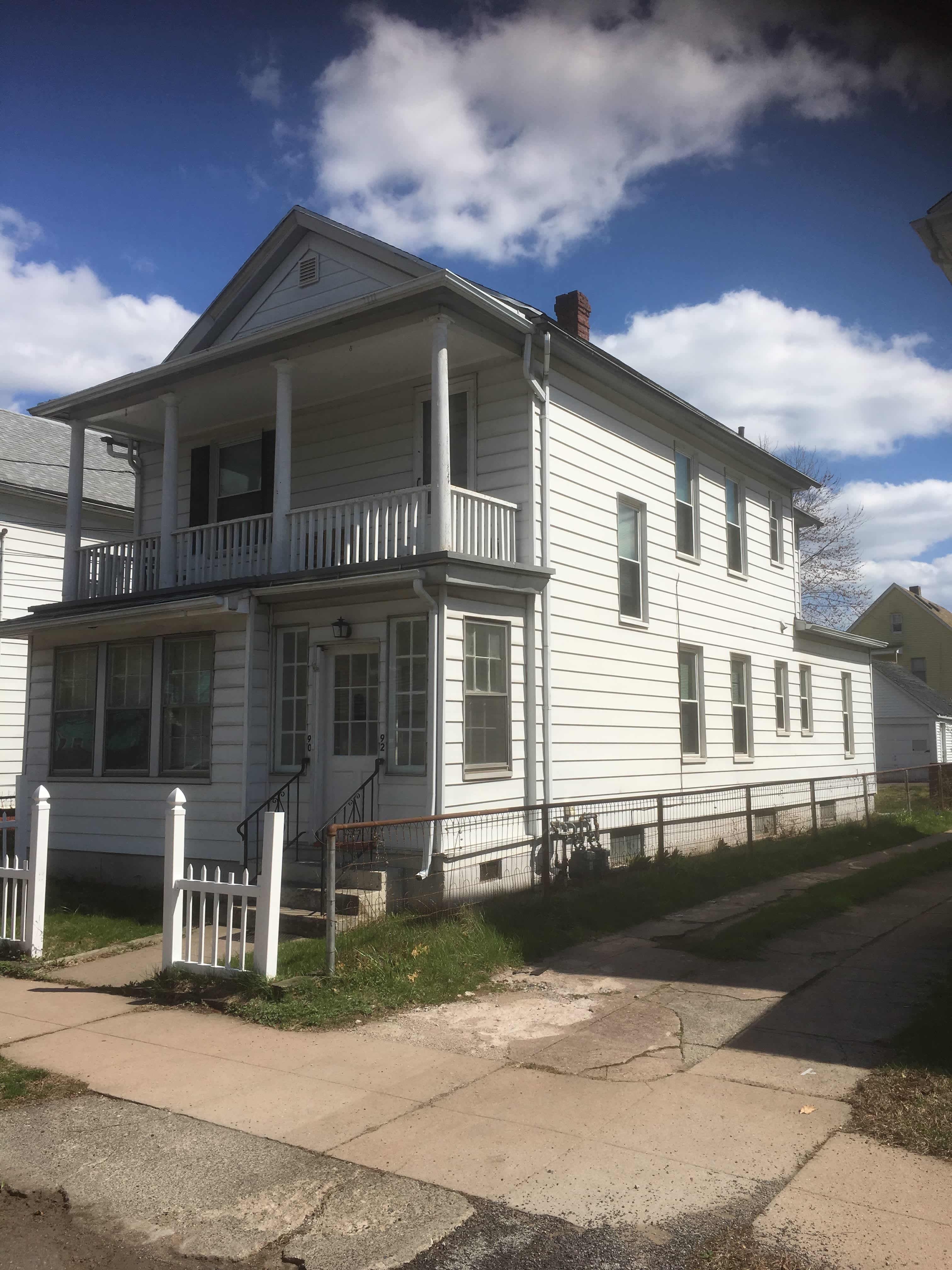 90 Hinman St – photo 1