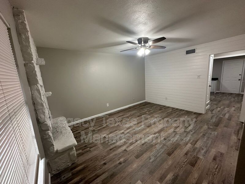 1608 Sun Valley Dr – photo 5