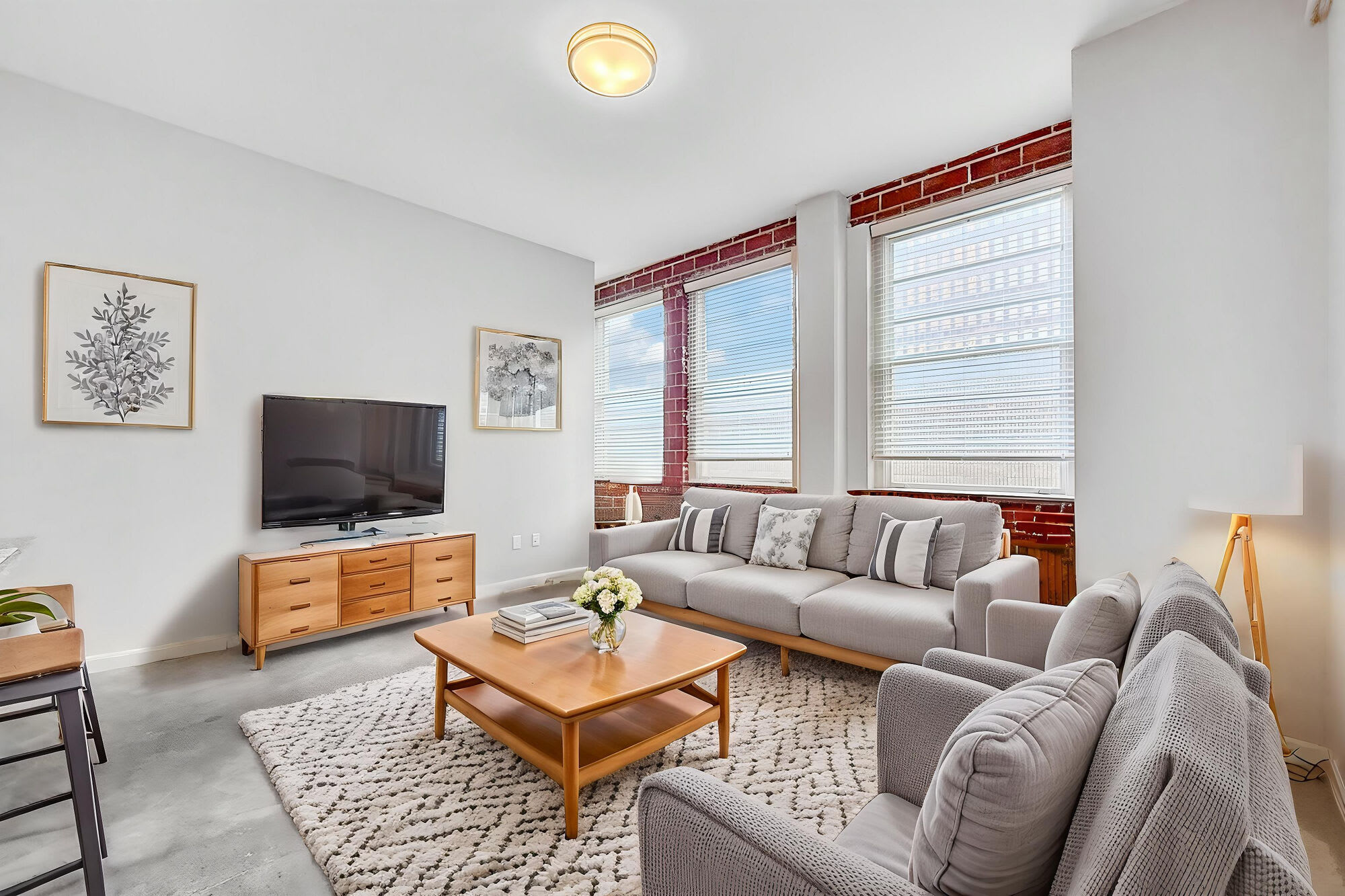 R & T Lofts – photo 1