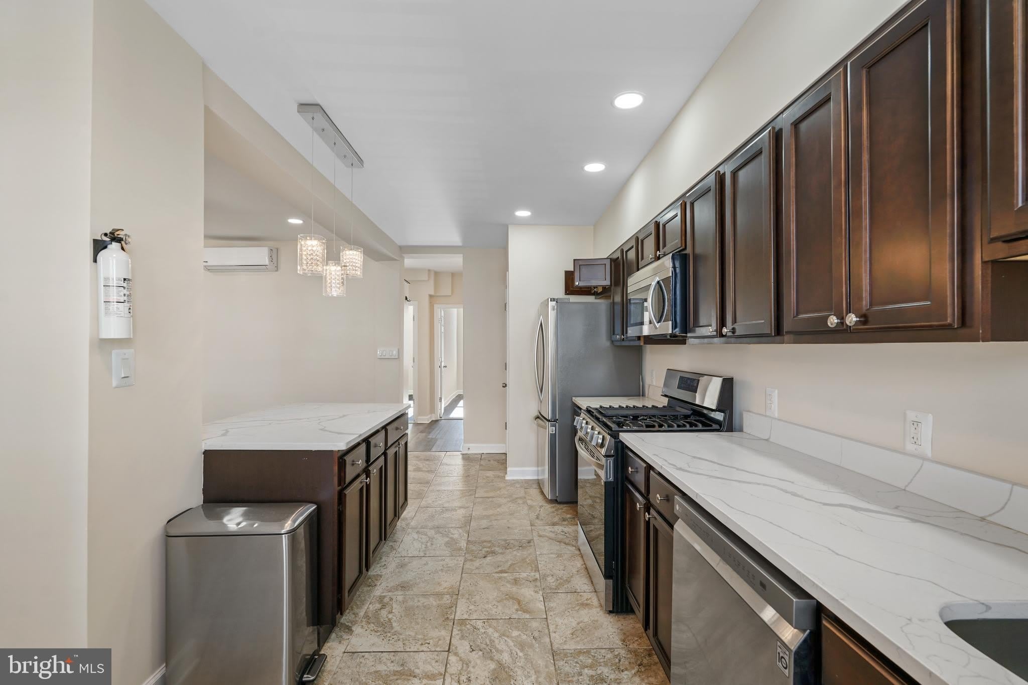 2509 LINDEN Avenue – photo 4
