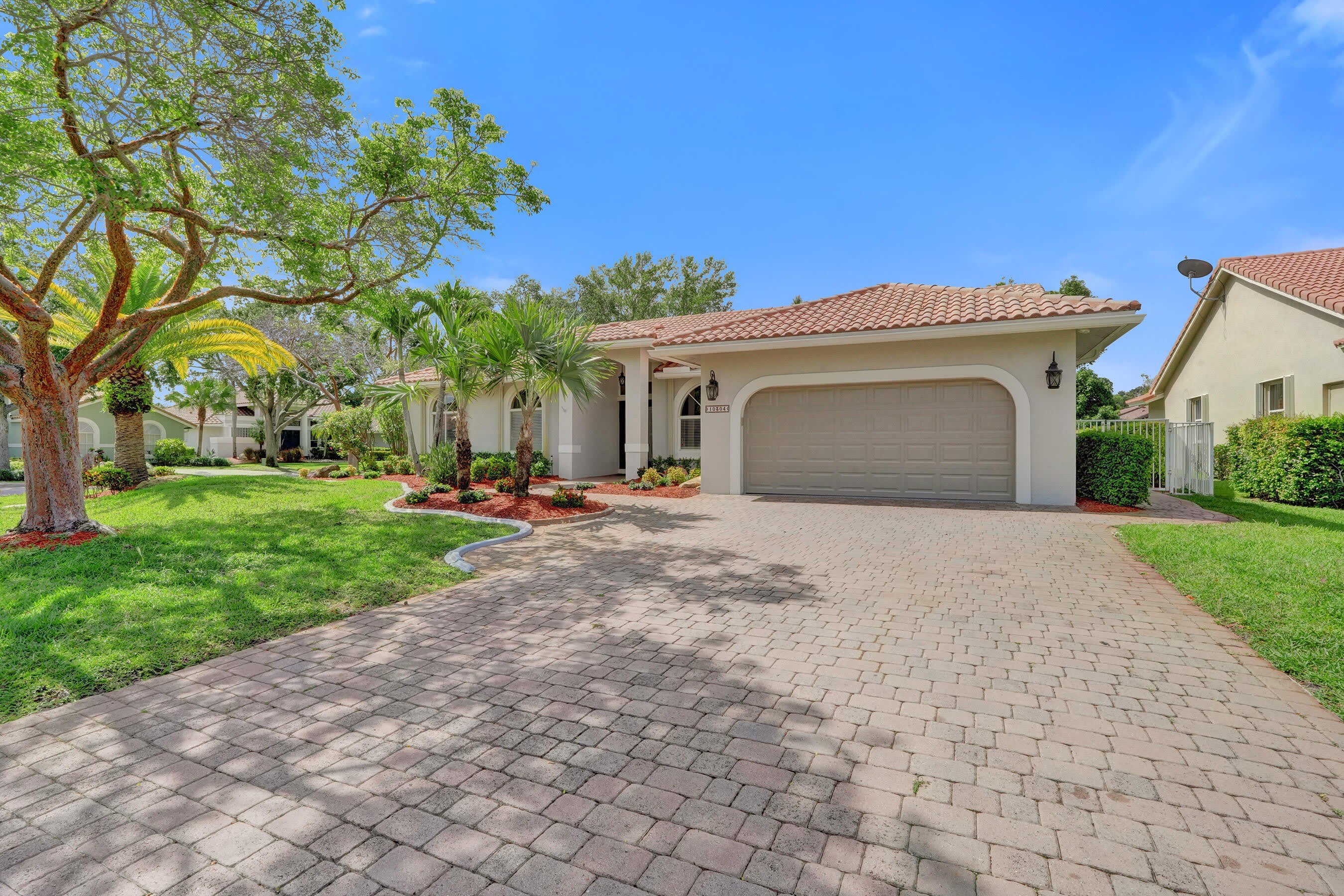 10304 NW 50th Court – photo 4