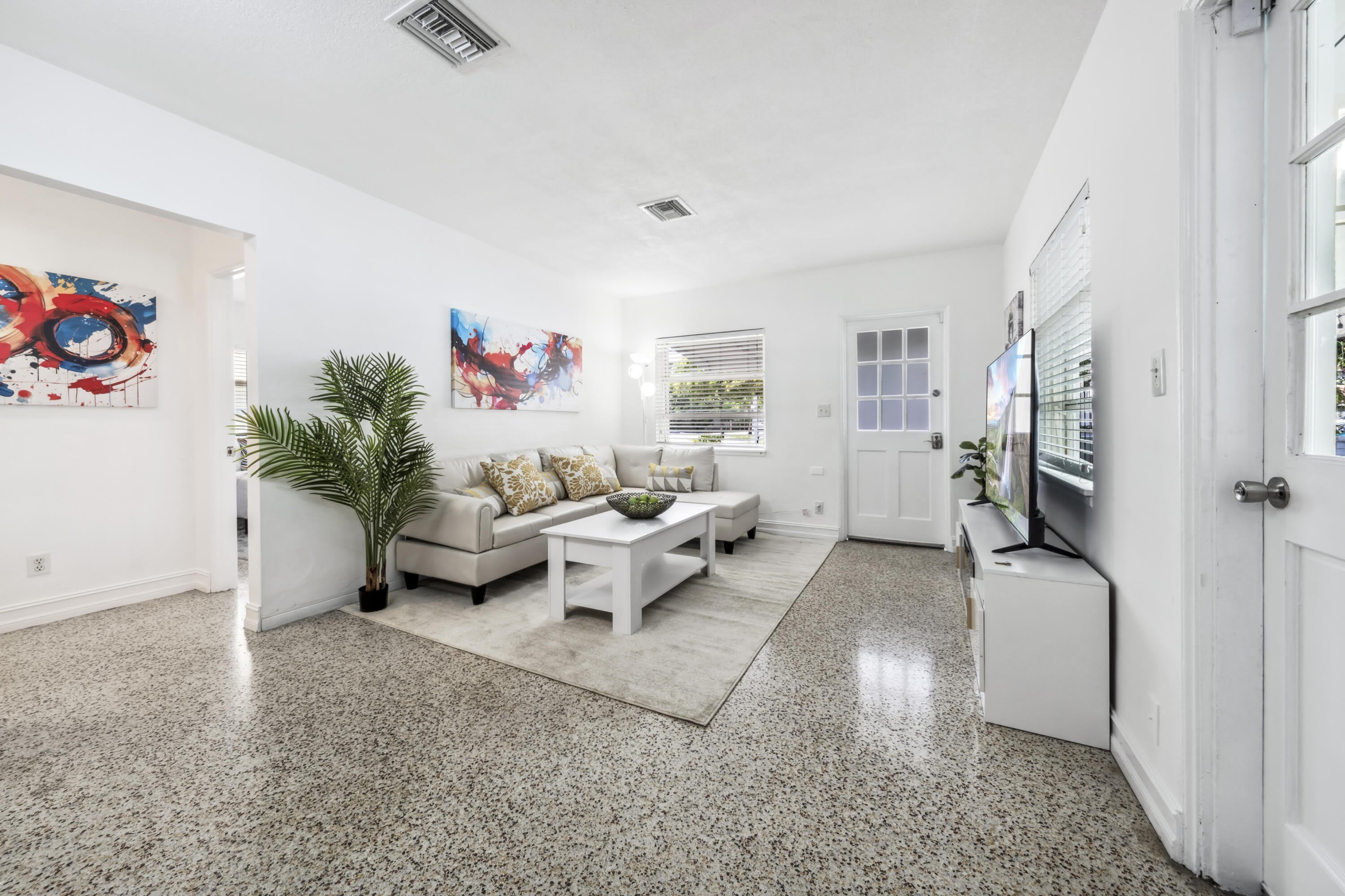 1420 MIAMI Road – photo 5