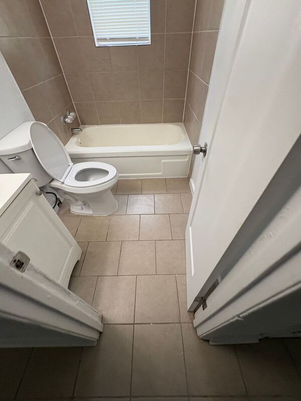 1346 Hyde Pk Blvd – photo 4