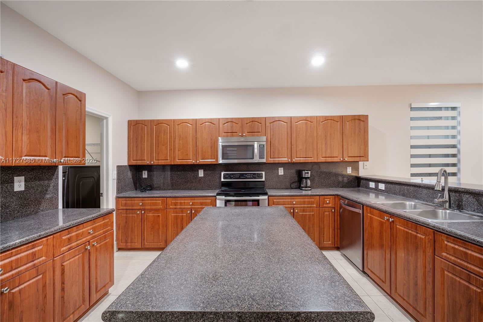 15051 Southwest 18th Terrace – photo 5