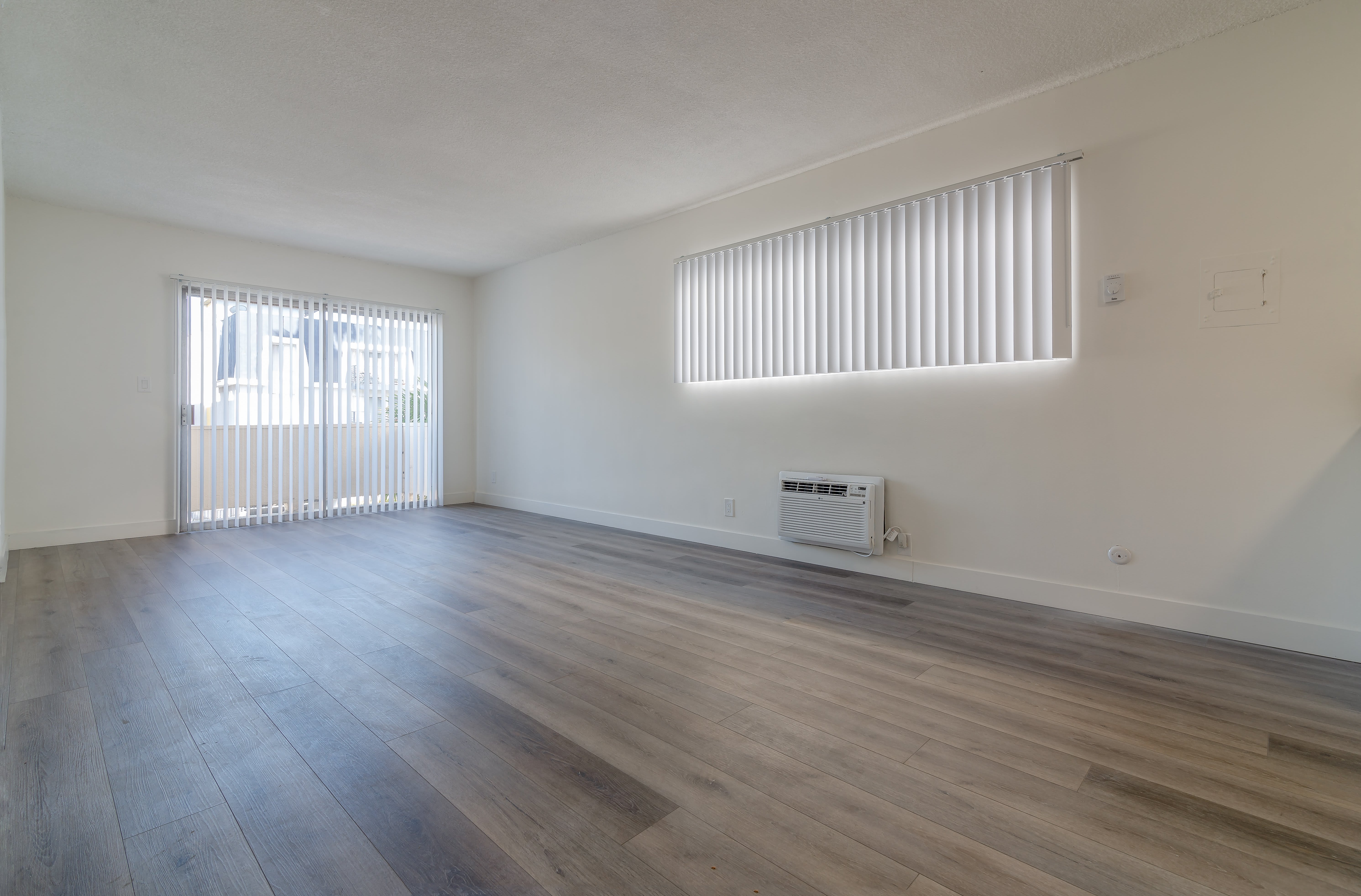 1661 West 219Th Street – photo 2