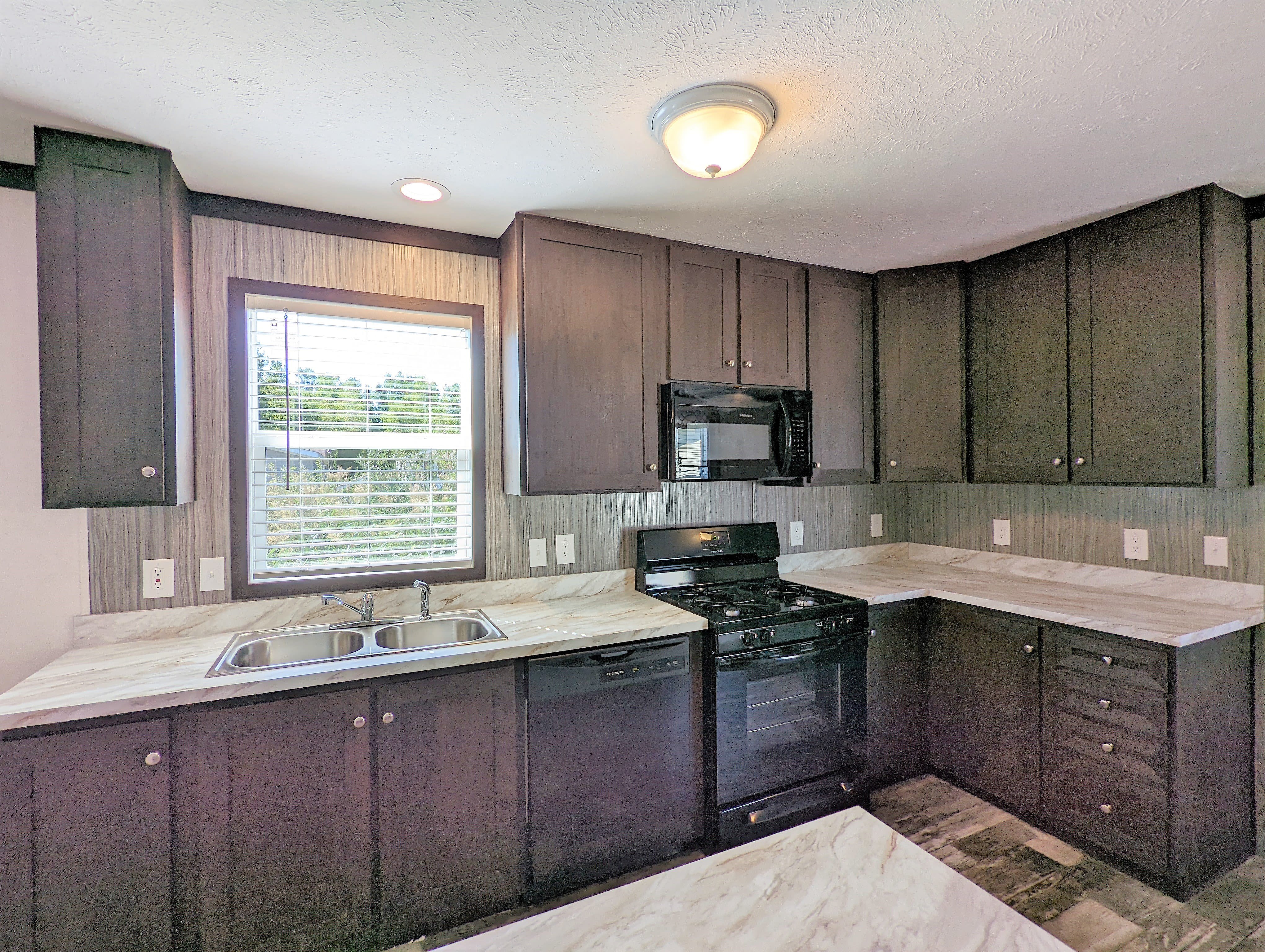 688 Oregon – photo 3